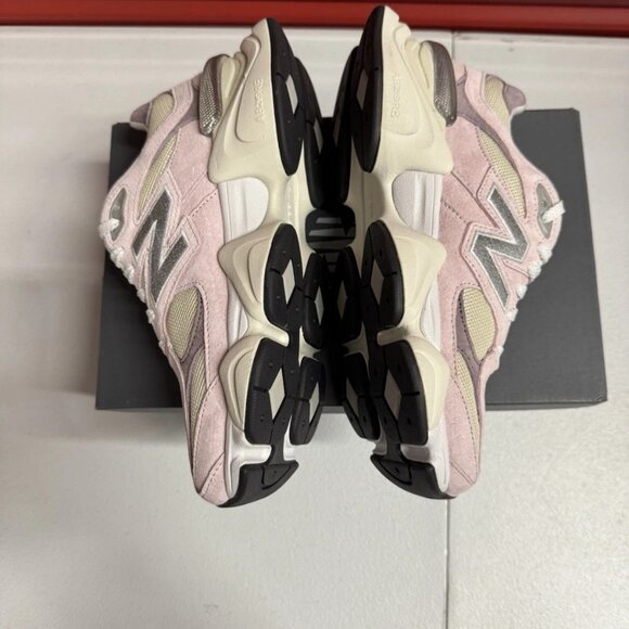 💜📎 New Balance 9060 Rose Sugar Ice Wine 💜📎 - Picture 3 of 8